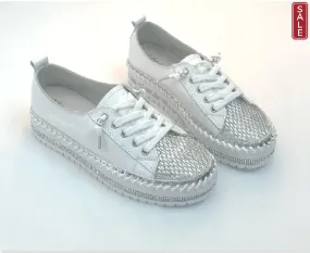 Shakira sneaker white