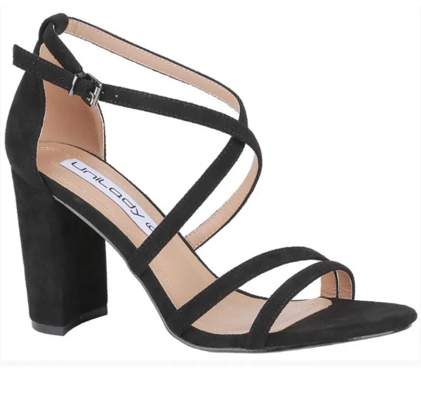 Simply Chic Black Heel
