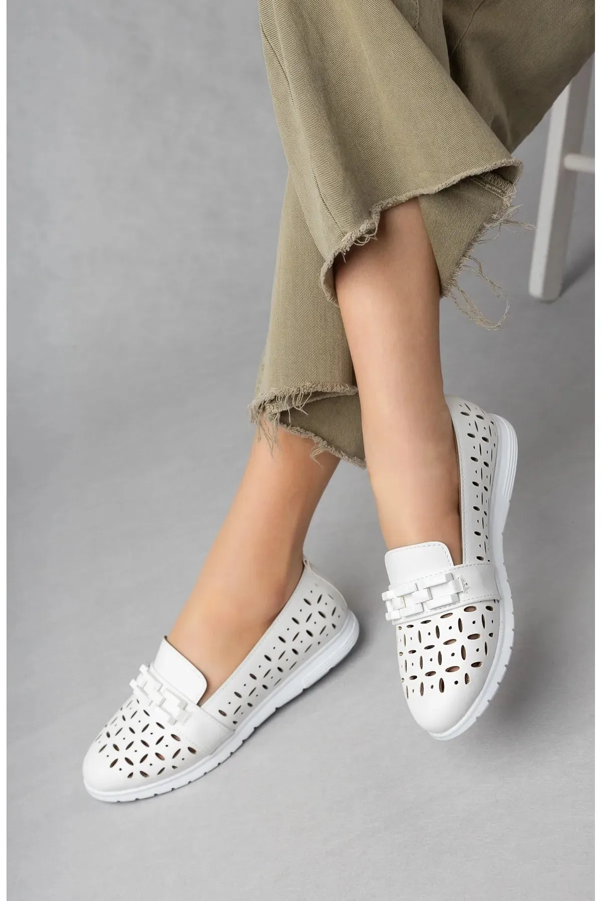 Women's Leather Lightweight Comfortable White Ballerina