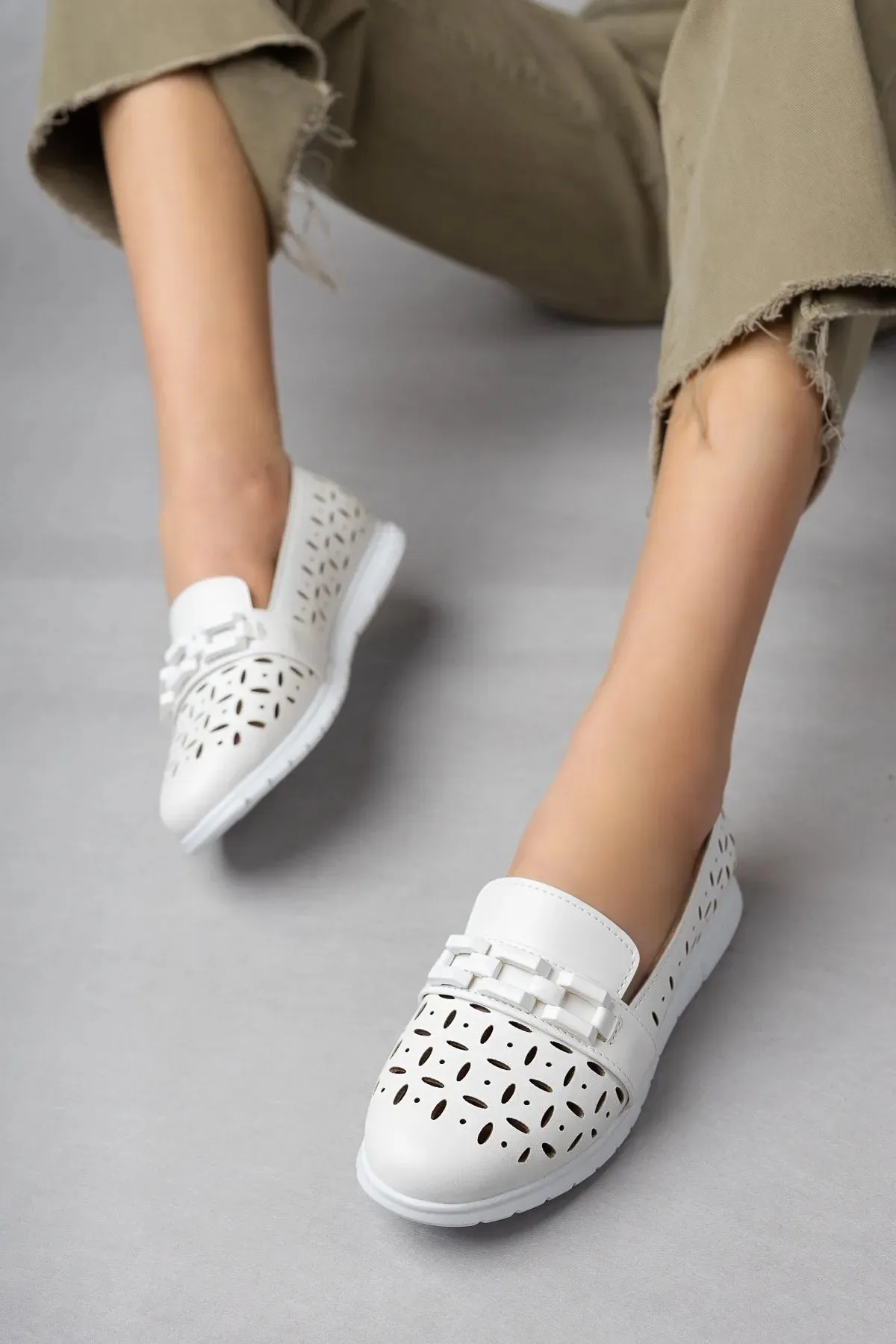 Women's Leather Lightweight Comfortable White Ballerina