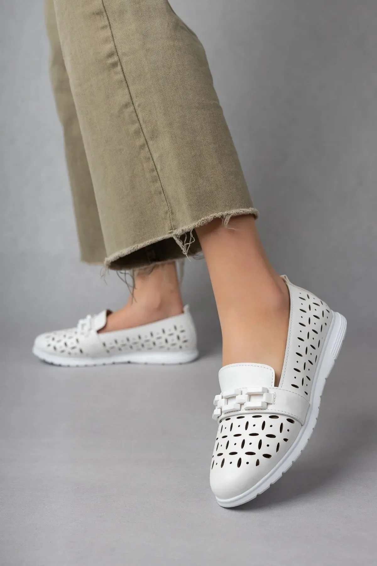 Women's Leather Lightweight Comfortable White Ballerina
